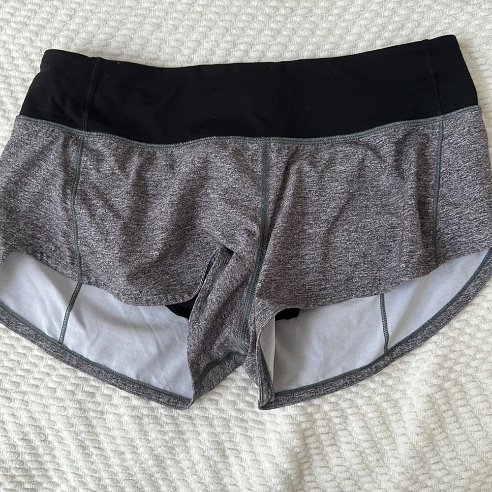 Lululemon speed up shorts 2.5” inseam size 4 in grey